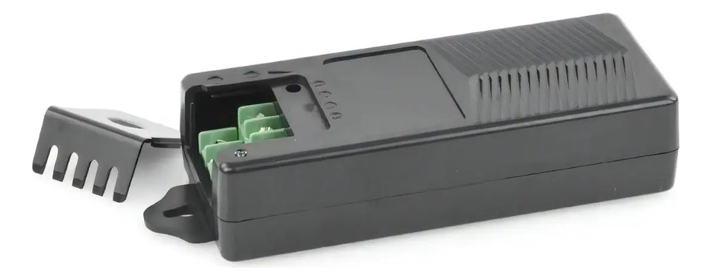 Epcom Fuente De Poder De 11-15 Vcd A 5 Amper P/ 4 Cámaras / Ps-12-dc-4c